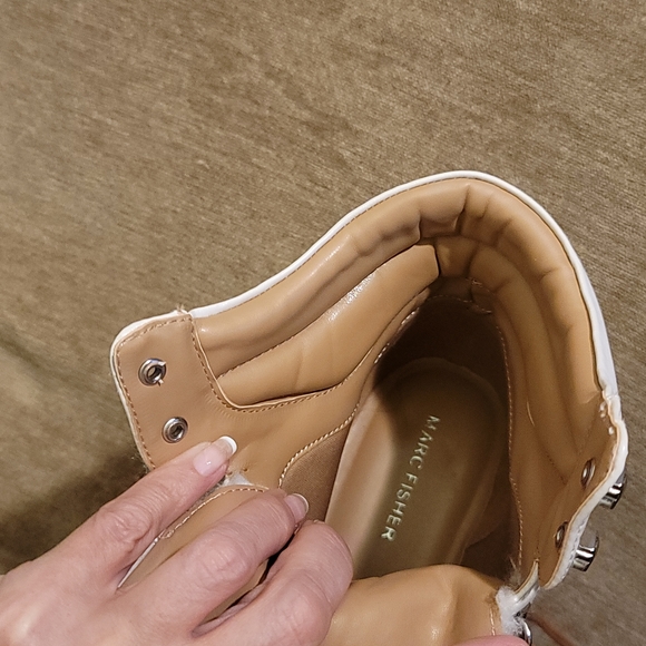 Marc Fisher MALLIE Lug Sole Sherpa Booties - Picture 13 of 16